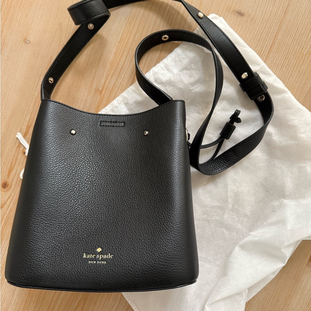 Kate Spade Elegant Black Shoulder Bag - Picture 6 of 8